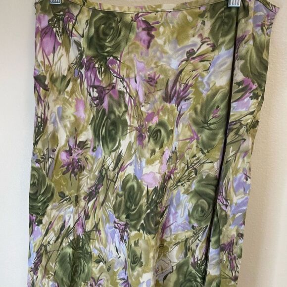 Kate Hill | Petite Size 8| Floral | Flowing| Boho|Peasant|lightweight | Midi - Picture 9 of 10